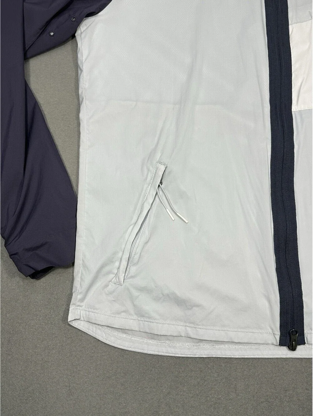 Nike Shield Men’s Windbreaker Jacket L Navy White Full Zip Hooded Lightweight